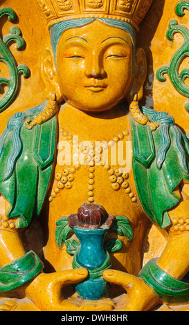 Detail der bunt verglaste Fenster. Putuo Zongcheng Tempel. Der rote Palast. Provinz Hebei, Chengde, China. Stockfoto