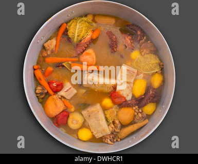 Tintenfisch-Eintopf aus mediterranen traditionellem Rezept in Alicante Spanien Stockfoto