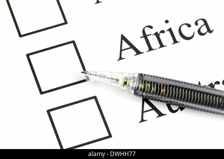 Closeup mechanischen Bleistift Punkt Checkbox in Afrika Text. Stockfoto