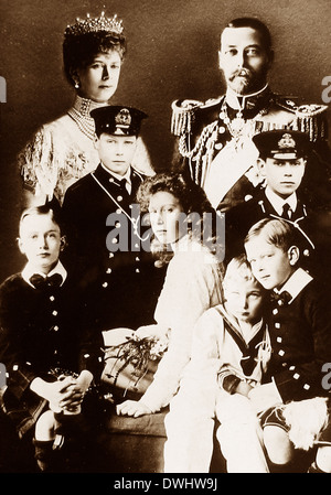 König George V Queen Mary und ihre Kinder frühen 1900er Jahren Stockfoto