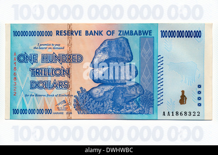 Hyperinflation - Simbabwe. 100 Billionen-Dollar-Banknote Stockfoto