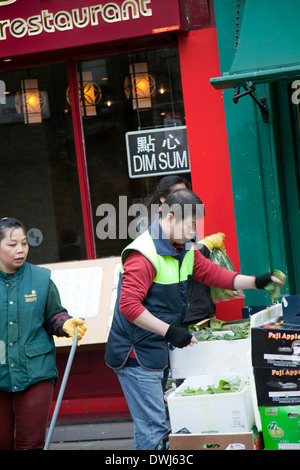 Chinatown Geschäften und Restaurants bei der Lisle Street in London UK Stockfoto