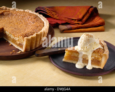 Weiße Schokolade Macadamia-Nuss-Torte Stockfoto