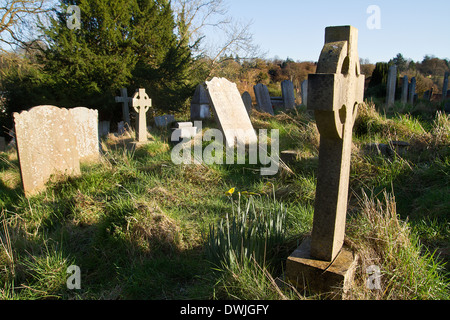 ungepflegten Friedhof in Westerham Kent UK Stockfoto