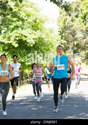 Athleten im Marathon laufen Stockfoto