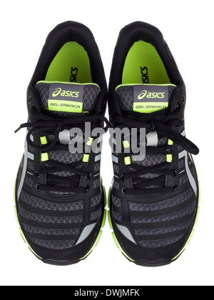 Schwarz und Neon grün Asics Gel Zaraca 2 Laufschuhe Stockfoto