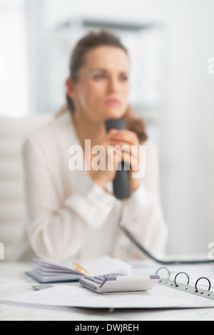 Closeup auf moderne Business-Frau mit Telefon Stockfoto