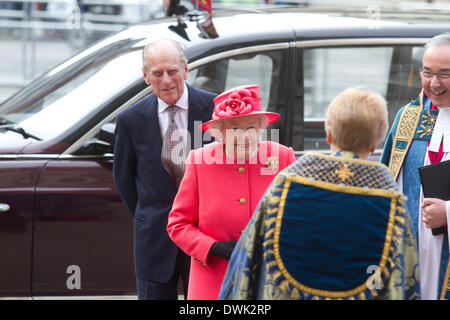 Westminster London, UK. 10. März 2014. Ihre Majestät Königin Elizabeth und Prinz Philip kommen in der Westminster Abbey für die Commonwealth Einhaltung Tages-service Stockfoto