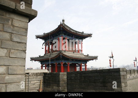 Innenstadt von Xi ' an, mit Blick auf die Stadtmauer Stockfoto