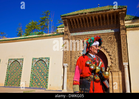 Wasserträger in von der Mausoleum von Moulay Ismail, Meknès, Marokko, Nordafrika, Afrika Stockfoto