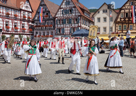 Historischer Festzug in Bad Urach Schaferlauf Bad Urach Schwäbische Alb, Baden-Württemberg, Deutschland, Europa Stockfoto