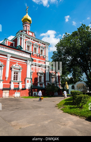 Himmelfahrtskirche im Nowodewitschi-Kloster, Moskau, Russland, Europa Stockfoto