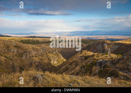 Kirche der Surb Astvatsatsin (Vahramashen Kirche) am Amberd Festung an den Hängen des Mount Aragats, Eriwan, Aragatsotn, Armenien Stockfoto