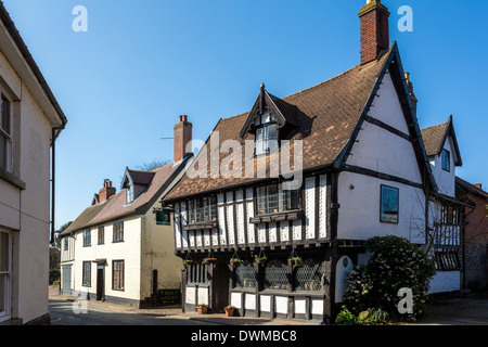 14. Jahrhundert Public House, The Green Dragon, Wymondham, Norfolk, Großbritannien. Stockfoto