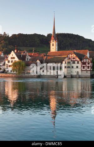 Blick über den Rhein, die Altstadt und das Kloster St. Georgen, Stein am Rhein, Kanton Schaffhausen, Schweiz, Europa Stockfoto