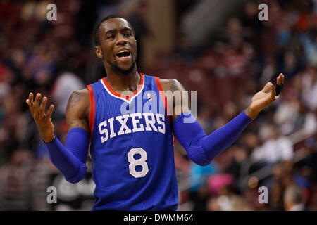 8. März 2014: Philadelphia 76ers shooting Guard Tony Wroten (8) reagiert auf dem Platz während der NBA-Spiel zwischen den Utah Jazz und die Philadelphia 76ers im Wells Fargo Center in Philadelphia, Pennsylvania. Die Jazz gewann 104-92. (Christopher Szagola/Cal Sport Media) Stockfoto