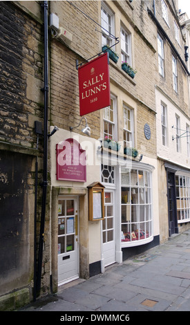 Sally Lunns Historic Eating House & Museum. Teestube. Das älteste Haus in Bath, North Parade Passage, Bath, Somerset, England, Großbritannien Stockfoto