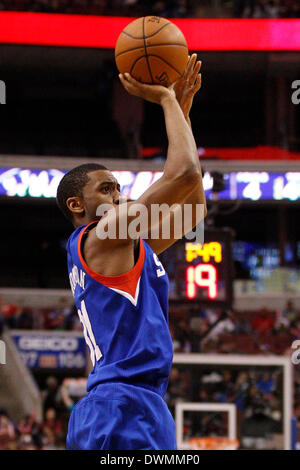 8. März 2014: Philadelphia 76ers shooting Guard Hollis Thompson (31) schießt den Ball während des NBA-Spiels zwischen den Utah Jazz und die Philadelphia 76ers im Wells Fargo Center in Philadelphia, Pennsylvania. Die Jazz gewann 104-92. (Christopher Szagola/Cal Sport Media) Stockfoto