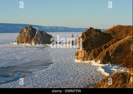 Schamane Rock, Maloje More (kleines Meer), Olchon, der UNESCO, Oblast Irkutsk, Baikalsee, Sibirien, Russland Stockfoto