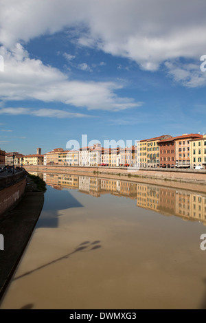 Blick auf den Fluss Arno, Pisa, Toskana, Italien, Europa Stockfoto