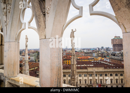 Blick über die Piazza Duomo von Duomo (Kathedrale), Mailand, Lombardei, Italien, Europa Stockfoto