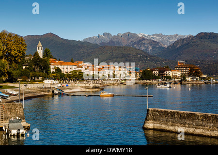 Blick über Baveno Stadt, Lago Maggiore, italienische Seen, Piemont, Italien, Europa Stockfoto