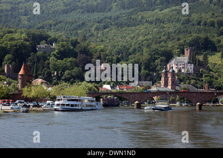 Mittelalterliche deutsche Stadt Miltenberg am Main River in Bayern Stockfoto