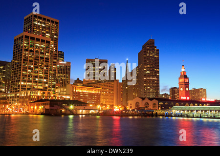 Financial District und Ferry Building, Embarcadero District, San Francisco, Kalifornien, Vereinigte Staaten von Amerika, Nordamerika Stockfoto