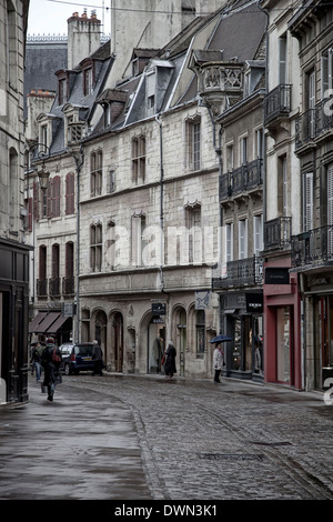 Am frühen Morgen Strassenszene Dijon Frankreich Stockfoto