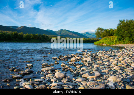 Pebblestones Strand auf dem Bistraya Fluss, Kamtschatka, Russland, Eurasien Stockfoto