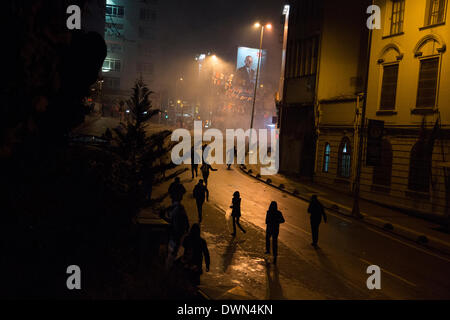 Landesweite Protesten führen zu Auseinandersetzungen zwischen zivilen Demonstranten und der Polizei in Kadiköy, Istanbul Stockfoto