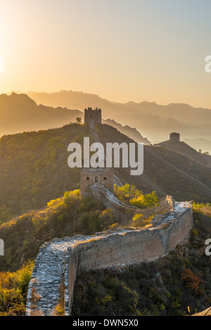 Great Wall Of China, der UNESCO, Blick in Richtung Simatai, Jinshanling, Luanping County, Provinz Hebei, China Stockfoto