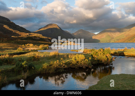 Schön spät herbstlichen Licht am Wastwater, Nationalpark Lake District, Cumbria, England, Vereinigtes Königreich, Europa Stockfoto