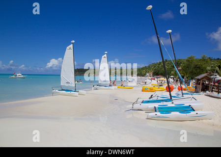 Strand, Dickenson Bay, St. Georges, Antigua, Leeward Islands, West Indies, Karibik, Mittelamerika Stockfoto