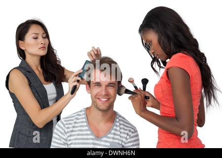 Assistenten, Männermodel Schminken Stockfoto