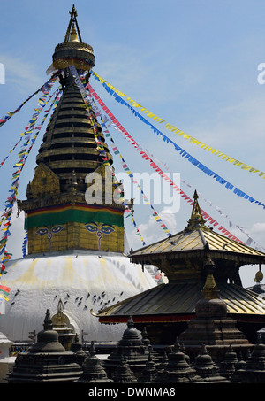 Der allsehende Augen Buddhas auf Swayambhunath Stupa in Kathmandu in Nepal Stockfoto