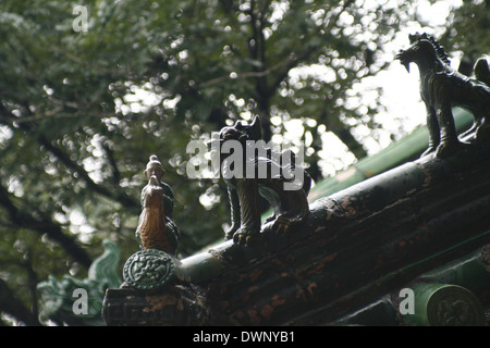 Dach-Geister auf einem Dach im Shaolin Tempel, China Stockfoto