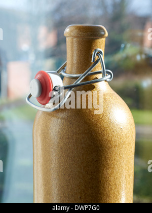 Keramik Flip Top-Flasche Stockfoto