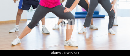 Geringer Teil der Menschen macht Fitness Übung Stockfoto