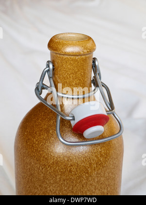 Keramik Flip Top-Flasche Stockfoto