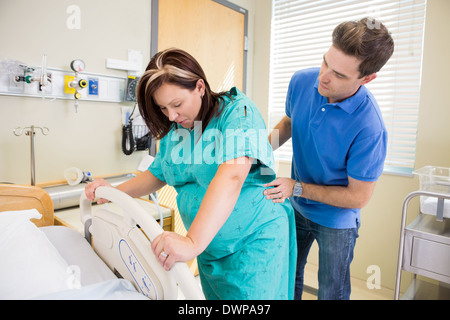Frau, die Kontraktion in Hosptial Stockfoto