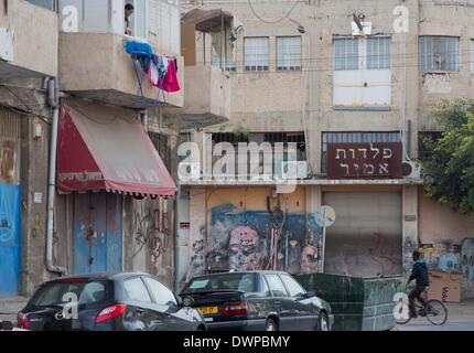 Altbauten in armen südlichen Nachbarländern Florentin in Tel Aviv in der Nähe von der alte Busbahnhof, bebilderte 21.02.2014 Stockfoto