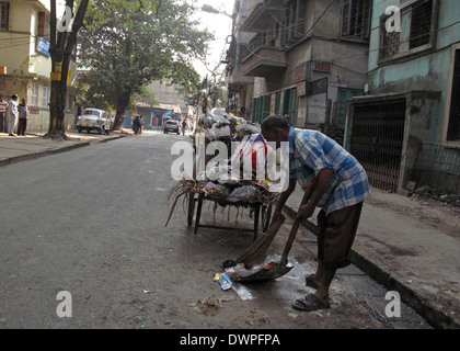 Straßen von Kalkutta, Street Reiniger auf 1. Februar 2009 in Kolkata, Westbengalen, Indien. Stockfoto