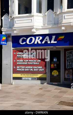 Korallen Betting Shop, Stadtzentrum von Cardiff, Wales. Stockfoto