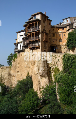 Die hängenden Häuser in der Stadt Cuenca in der Region La Mancha in Zentralspanien. Stockfoto