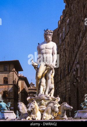 Der Neptunbrunnen von Bartolomeo Ammannati (1575), Piazza della Signoria in Florenz, Italien Stockfoto