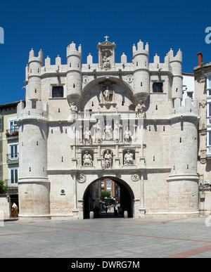 Der Arco de Santa Maria in die Stadt Burgos in der Region Castilla y Leon im Norden Spaniens. Stockfoto