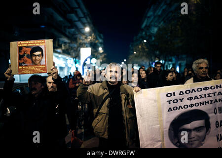 Thessaloniki, Griechenland. 12. März 2014. Protestkundgebung in Solidarität des Todes des 15 Jahre alten türkischen Berkin Elvan nach einer neun Monate langen Koma, nachdem er von der Polizei Tränengas Kanister während der Proteste gegen die Regierung als ausgehen zu Brot in Istanbul getroffen. Thessaloniki, Griechenland am 12. März 2014. Bildnachweis: Konstantinos Tsakalidis/Alamy Live-Nachrichten Stockfoto