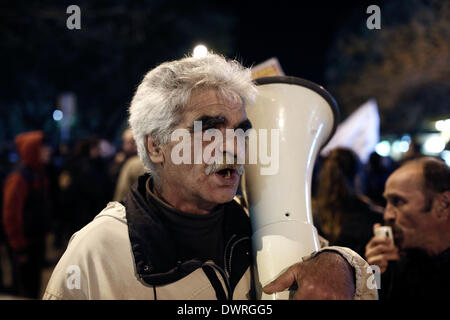 Thessaloniki, Griechenland. 12. März 2014. Protestkundgebung in Solidarität des Todes des 15 Jahre alten türkischen Berkin Elvan nach einer neun Monate langen Koma, nachdem er von der Polizei Tränengas Kanister während der Proteste gegen die Regierung als ausgehen zu Brot in Istanbul getroffen. Thessaloniki, Griechenland am 12. März 2014. Bildnachweis: Konstantinos Tsakalidis/Alamy Live-Nachrichten Stockfoto