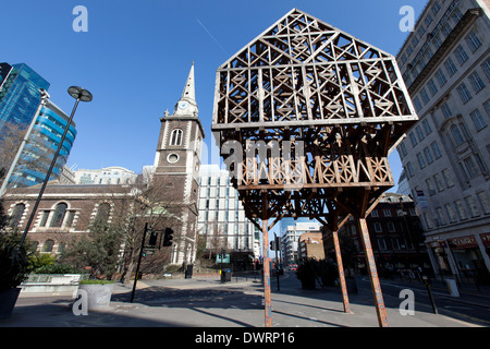 'Paleys auf Entfermung' Skulptur gebaut von Studio Weben eine Holzkonstruktion zum Gedenken an Geoffrey Chaucer, Aldgate, London, UK. Stockfoto